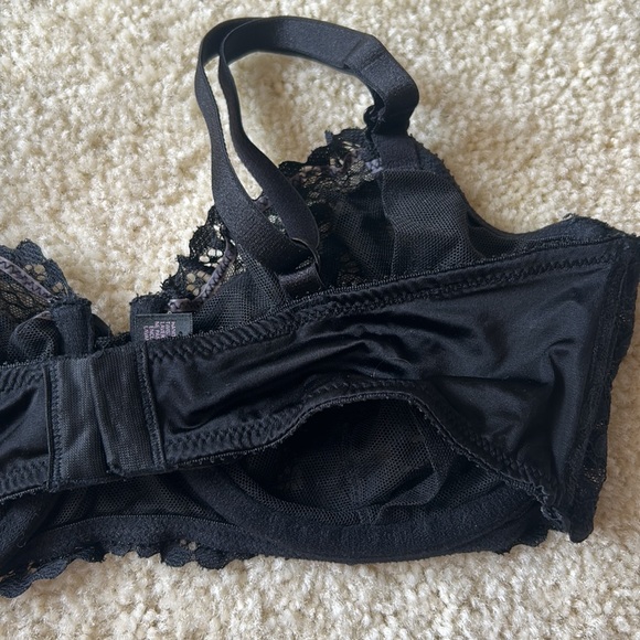 Victorias Secret Very Sexy Unlined Demi Bra - Picture 6 of 8